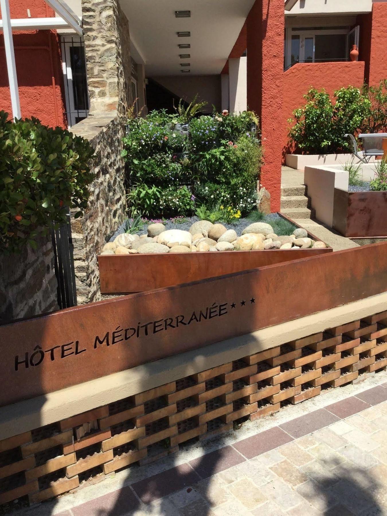 Hotel Mediterranee Колюр Екстериор снимка
