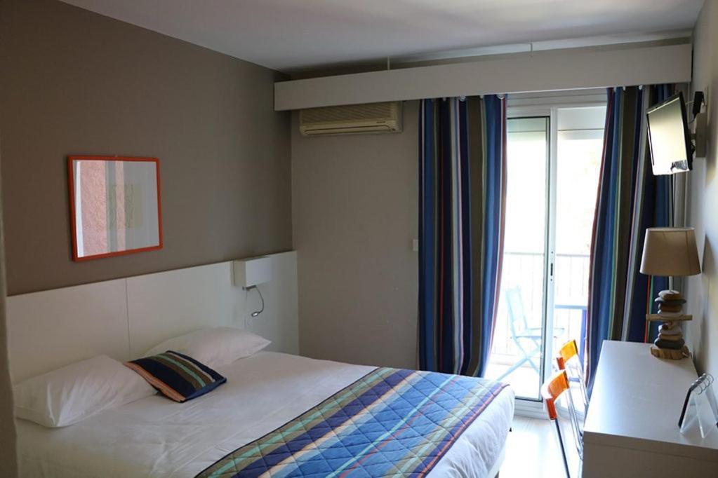 Hotel Mediterranee Колюр Екстериор снимка